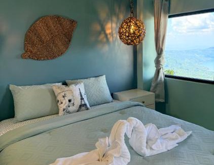 Coatepeque Hotel | Lake View House Cerro Verde