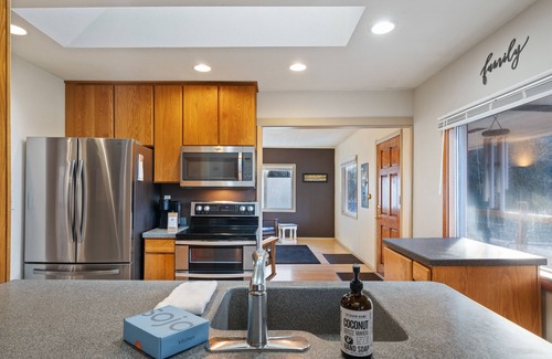 Carver Casa | Lake View House with Beautiful 4.5 Acres to Explore