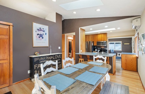 Carver Casa | Lake View House with Beautiful 4.5 Acres to Explore