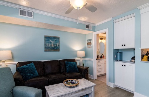 North Shore Condominio | Lake View Landing - Amazing place to sit back and unwind!
