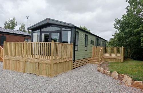 Wesham Otro | Lake View Lodge