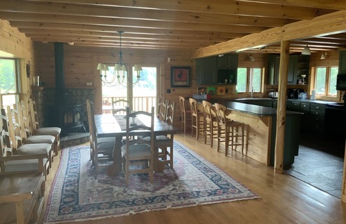 Fishs Eddy Casa | Lake View Log Cabin with amazing views