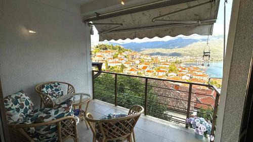 Varosh Apartamento | Lake View, Old Town, Balcony, Family & Couples APT