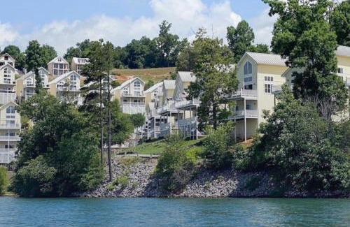 La Follette Casa | Lake View Paradise