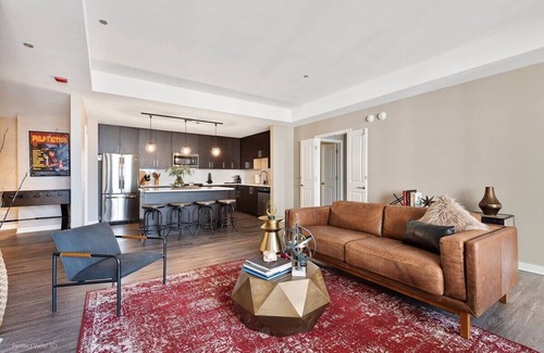 Rush and Division Apartamento | Lake View Penthouse: Top Amenities, Unit Laundry