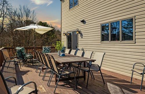 Albrightsville Casa | Lake View Retreat AvantStay Entertainers Home Yard Deck Game Room