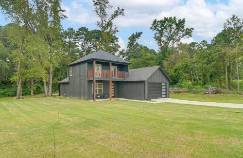 Lone Star Casa | Lake-View Retreat with Games and Yard in Daingerfield