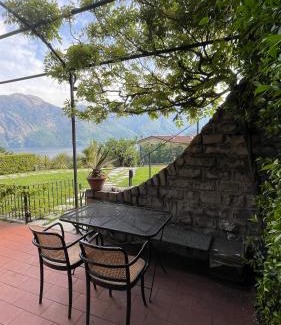 Azzano Casa | Lake view, Swimming pool, tennis court and private parking