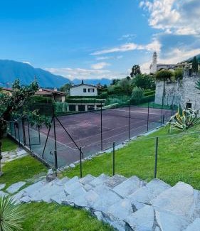 Azzano Casa | Lake view, Swimming pool, tennis court and private parking