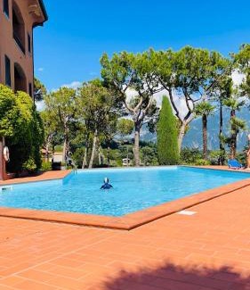 Azzano Casa | Lake view, Swimming pool, tennis court and private parking