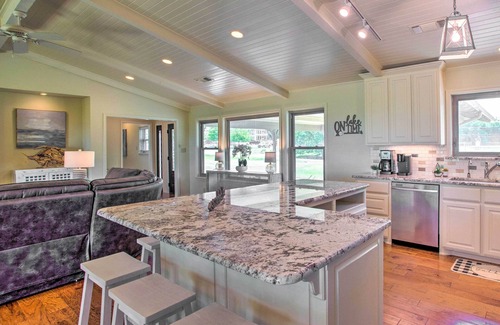 Pottsboro Casa | Lake View ‘Tangled at Texoma’ Home w/ Hot Tub!