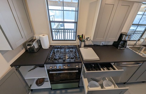 Black Creek Cabina | Lake View Tiny Homes - Pontoon and/or Slip Available