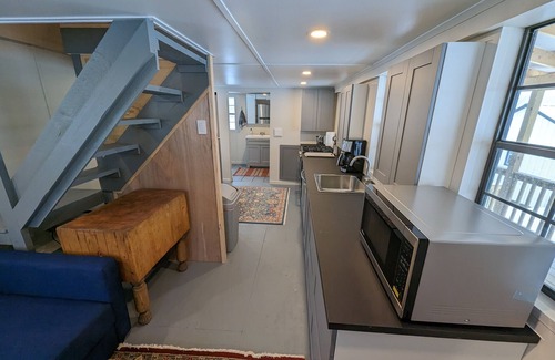 Black Creek Cabina | Lake View Tiny Homes - Pontoon and/or Slip Available