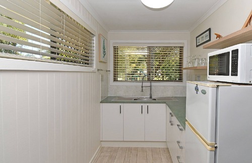 Urangan Cabina | Lake View Villa - Close to the beach
