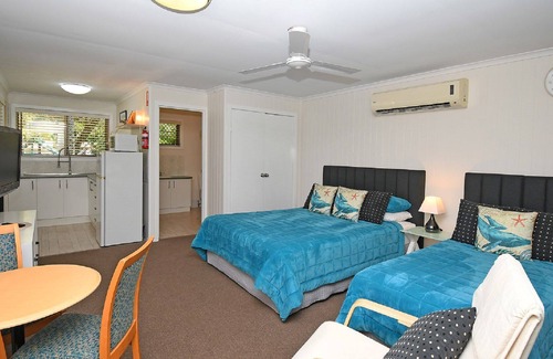 Urangan Cabina | Lake View Villa - Close to the beach