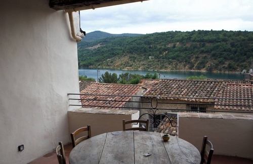 Bauduen Apartamento | Lake view with sheltered terrace