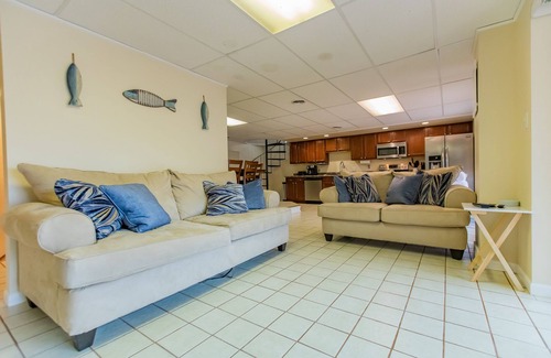 Marion Casa | Lake Views & Access + Pool, Indoor/Outdoor Living, Family & Pet Friendly