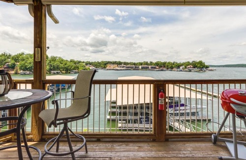 Osage Beach Apartamento | Lake Views and Pool Access Condo in Osage Beach!