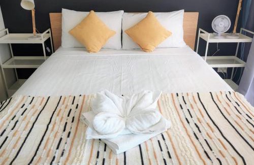 Belconnen Apartamento | Lake Views Balcony in Spacious 1 Bed Unit - Hosted by CanStay