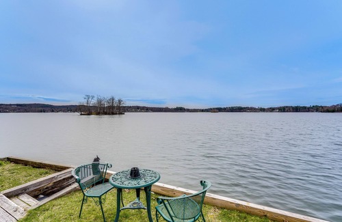 Pittsfield Cabaña | Lake Views & Dock Access - Pittsfield Cottage!