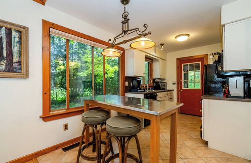 Miami Park Casa | Lake Views, firepit and summer fun at Haven Fun