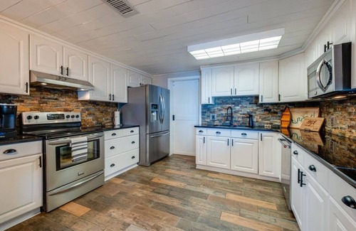 Mount Juliet Casa | Lake views from 2 balconies: All new furniture, kayaks, paddleboard