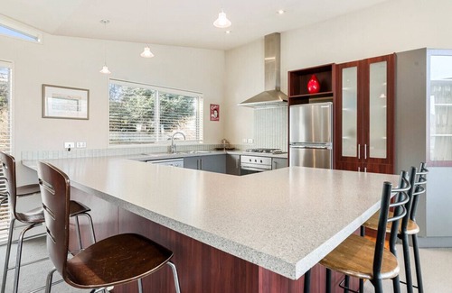 Frankton Cabaña | Vistas al lago en Yewlett - Queenstown Holiday Home