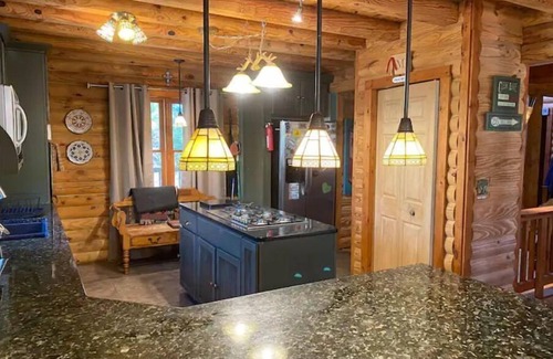 Greentown Casa | Lake Wallenpaupack Heaven's Haven hottub beach rights