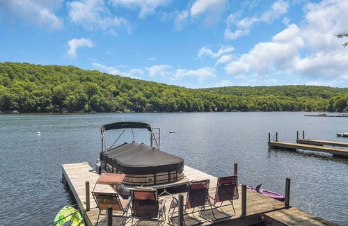 Greentown Casa | Lake Wallenpaupack Lakefront+ Private Boat Slip