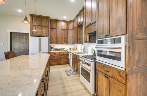 Amery Cabina | Lake Wapogasset Home w/ Dock: 7 Mi to Amery