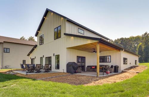 Amery Casa | Lake Wapogasset Home with Dock 7 Mi to Amery
