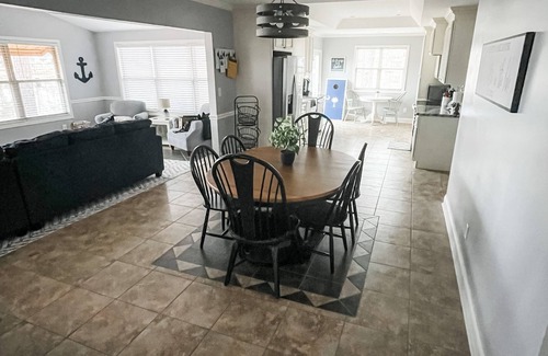 Liberty Hill Casa | Lake Wateree SC Waterfront Home 3B/2Ba w/ King Bed, Loads of Amenities & Dock!
