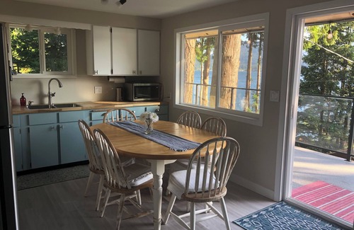 Bellingham Casa | Lake Whatcom, hogar contemporáneo, playa privada de 100 pies, muelle y kayaks