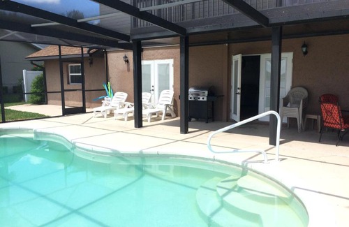 Auburndale Casa | Lake Whistler Hideaway