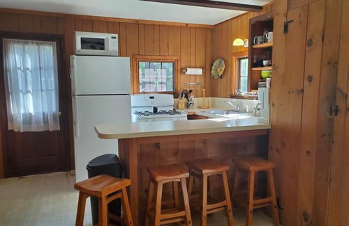 Moultonborough Cabaña | Lake Winni 2 BR & Den - uso de botes pequeños - Deepwood Lodges