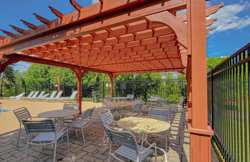 Weirs Beach Condominio | Lake Winni 2BR Condo / Hiking/Pool/Tennis