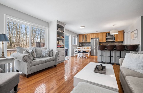 Laconia Condominio | Lake Winni/Ski Oasis w/ Hot Tub + Pool by Weirs Beach