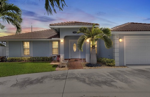 Palm Beach - West Palm Beach Apartamento | Lake Worth Beach Apartment 1 Bedroom Apts by Redawning