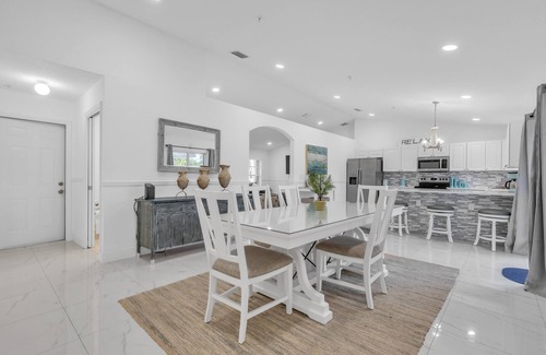 Palm Beach - West Palm Beach Casa | Lake Worth Beach House 3 Bedroom Home by Redawning