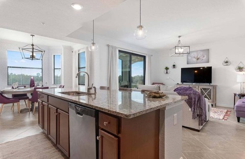 Lakewood Ranch Condominio | Lakefront 2 BR/2 BA condo in Lakewood National Golf Club - Pearl in the Rough