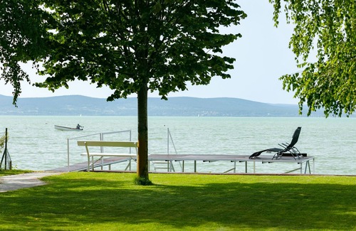Balatonlelle Apartamento | Lakefront 2 by Interhome