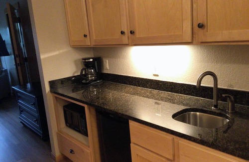 Three Lakes Condominio | Lakefront 2BR/2BA Condo at Northernaire Resort – Scenic Views & Modern Comfort!