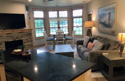 Three Lakes Condominio | Lakefront 2BR/2BA Condo at Northernaire Resort – Scenic Views & Modern Comfort!