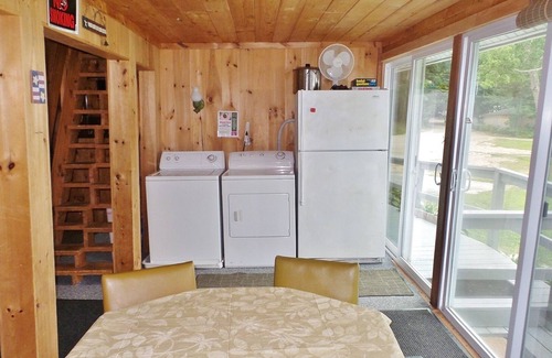 Meredith Cabaña | LAKEFRONT 3 BDRM, 2 LOFTS, BEACH, DOCK, close to town