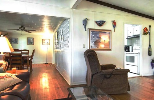 Lakeland Casa | Lakefront 3 Bedroom Pet family with fishing dock