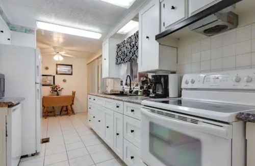 Lakeland Casa | Lakefront 3 Bedroom Pet family with fishing dock