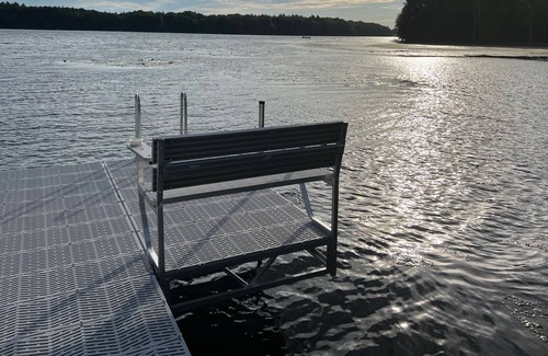 Cumberland Cabina | LAKEFRONT 3 STORY CABIN WITH DOCK AND FIREPLACE