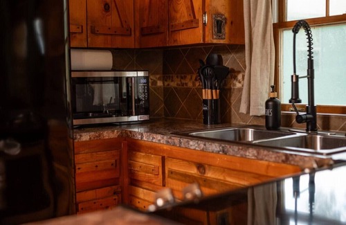 Auburndale Casa | Lakefront 3BR+Loft, Jacuzzi, Games, Sleeps 12