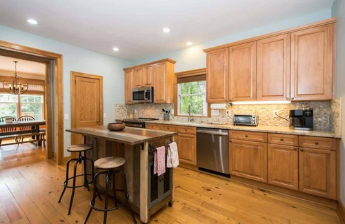Mill Spring Casa | Lakefront 3BR w/ Private Dock + Firepit | Free Tix
