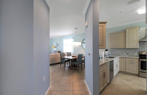 Bradenton Condominio | Lakefront 3rd floor condo at River Strand Golf and Country Club - Fairway to Paradise